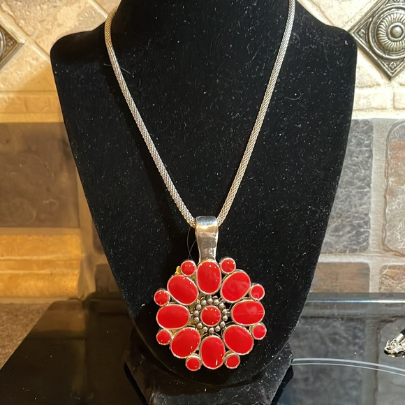NWT Flipside double sided magnetic enhancer with necklace from Premier designs - Picture 2 of 12